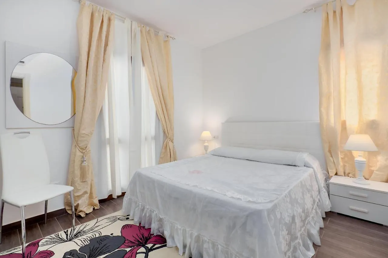 Clara'S House Apartment Olbia Italy